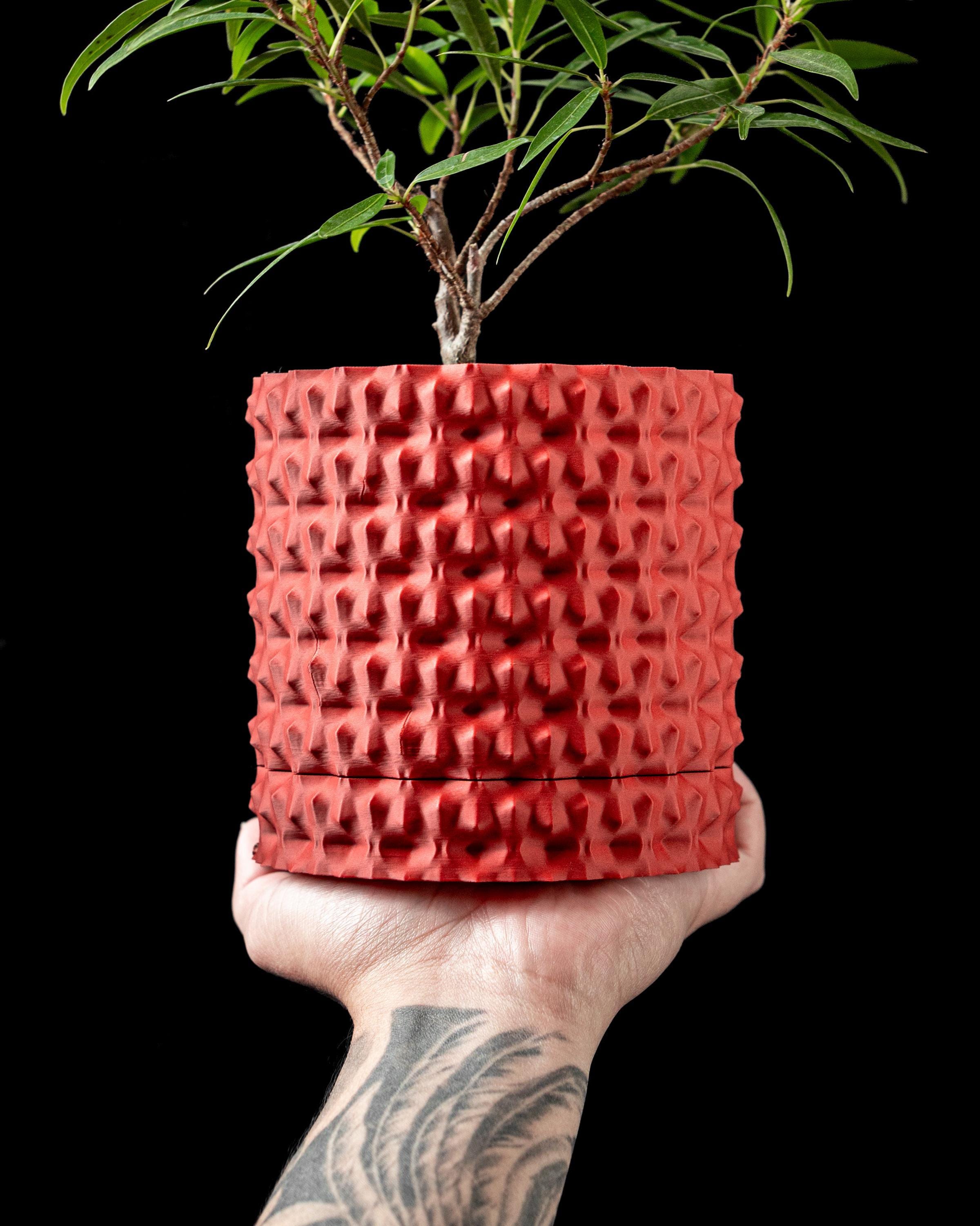 Textured 3d printed planter: modern indoor plant pot with drip tray